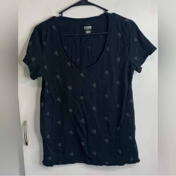 Victorias Secret Pink Size Medium Graphic All Over Print V-Neck - Picture 1 of 2